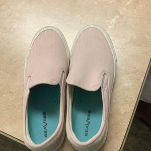 Pink leather womens hawthorn seavees, size 11